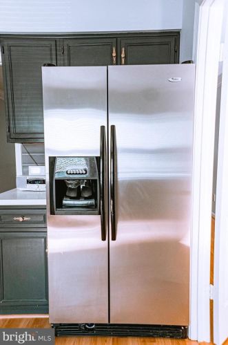 15301 Manor Village Ln, Rockville MD 20853-1820 exterior