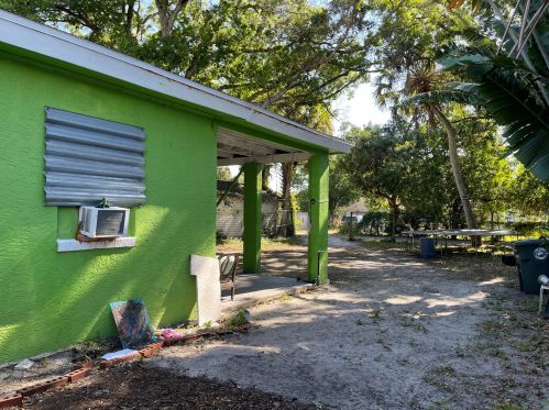 602 11th St, Fort Pierce, FL 34950-4059