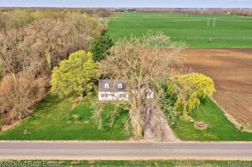 5450 Atkins Rd, Vassar MI 48768-9479 exterior