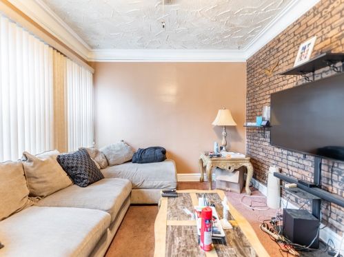 1627 Mcvicker Ave, Chicago IL 60630-1925 exterior