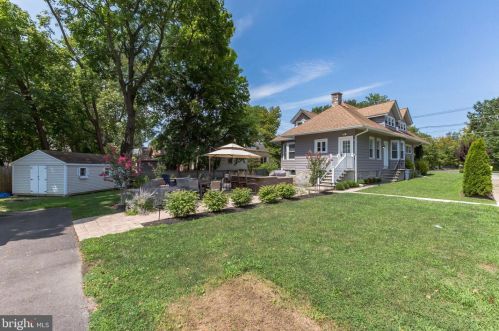 300 Collings Ave, Camden NJ 08107-1738 exterior