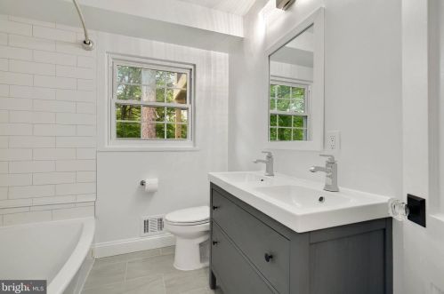 8407 Hartford Ave, Silver Spring MD  20910-5311 exterior