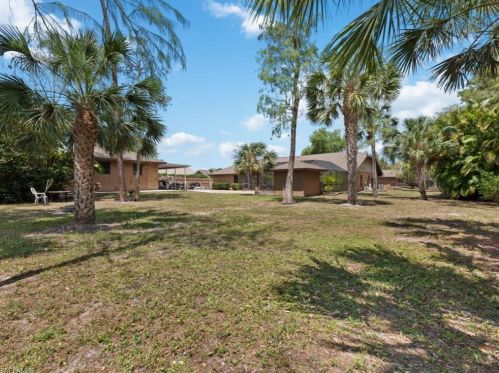 5501 Cynthia Ln, Naples FL 34112-5454 exterior