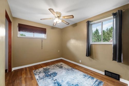 50 Kenneth Dr, Pittsburgh PA 15223-1204 exterior