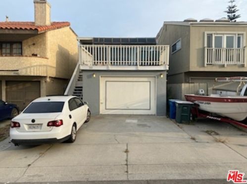 332 Cahuenga Dr, Oxnard CA 93035-4406 exterior