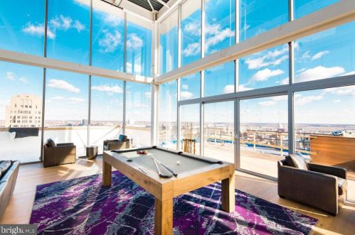 200-02 16th St, Philadelphia PA  19102-1201 exterior