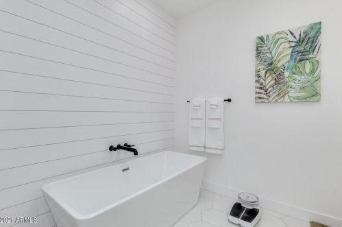 4013 49 Pl, Phoenix AZ 85018-2965 exterior