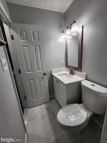 8124 Bonaire Ct, Silver Spring MD 20910-4663 exterior