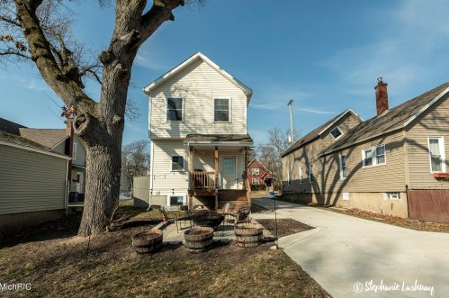 836 Sigsbee St, Grand Rapids MI 49506-2539 exterior