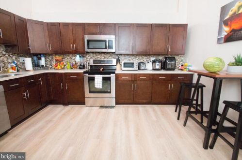 1144 4 St, Philadelphia PA 19133-3208 exterior