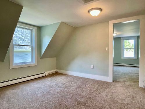 9 Washington St, Concord NH 03301-4172 exterior