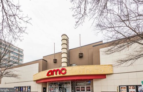 1225 Martha Custis Dr, Alexandria VA  22302-2015 exterior