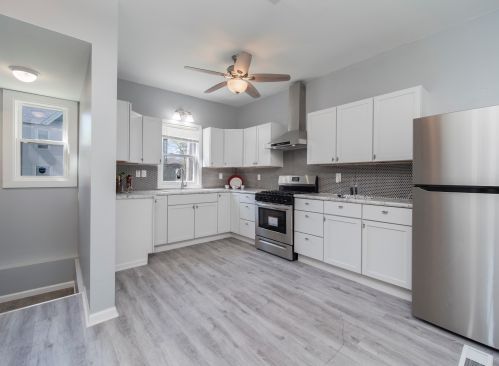 3301 Lloyd St, Milwaukee WI  53208-1441 exterior