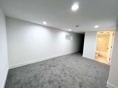 7928 Muskegon Ave, Chicago IL  60617-1423 exterior