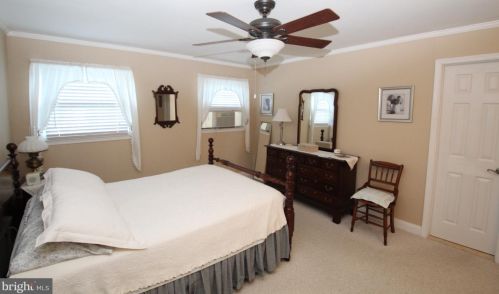 147 3 St, New Castle DE 19720-4536 exterior