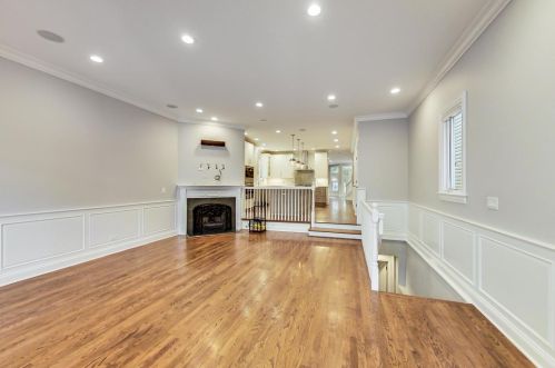 5056 Claremont Ave, Chicago IL  60625-1810 exterior