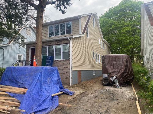 3710 Secor Ave, Bronx, NY 10466-5917