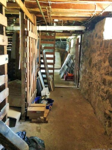 59 Berry St, Torrington CT 06790-4801 exterior