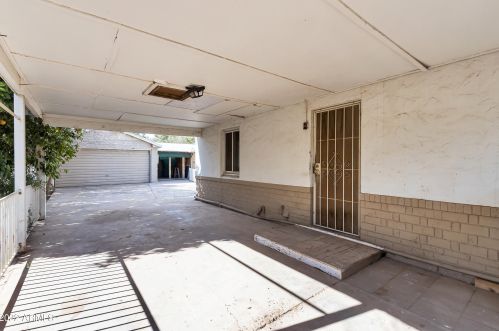 2930 17 Ave, Phoenix AZ exterior