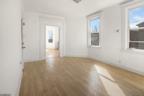 65 Chadwick Ave, Newark, NJ 07108-1529