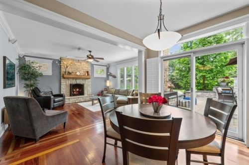 853 Linden Ave, Elmhurst IL 60126-5312 exterior