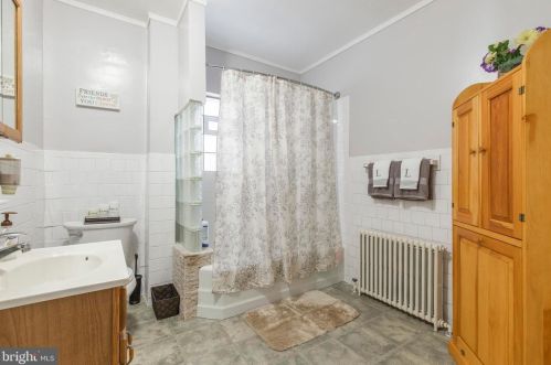 430 Leverington Ave, Philadelphia PA 19128-3315 exterior