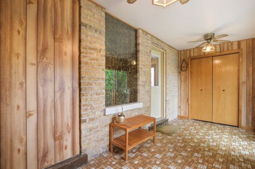 5223 Leamington Ave, Chicago IL 60651-2922 exterior