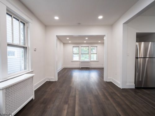 77 Douglas St, Perth Amboy, NJ 08863-2236