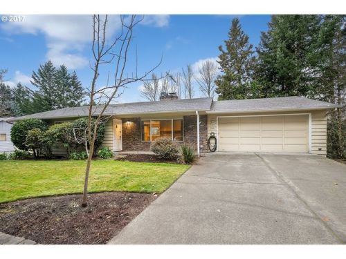 7510 Cherry Dr, Portland, OR 97223-8042