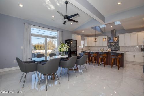 277 Broadway, East Freehold NJ 07728-1813 exterior