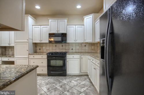 43 Midway Farms Ln, Lancaster PA 17602-2671 exterior