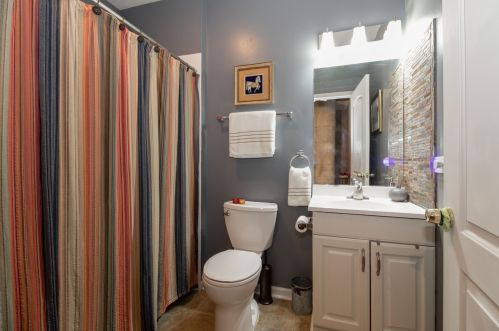 2001 Calumet Ave, Chicago IL 60616-1406 exterior