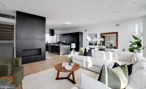 1355 Kater St, Philadelphia PA 19147-1817 exterior