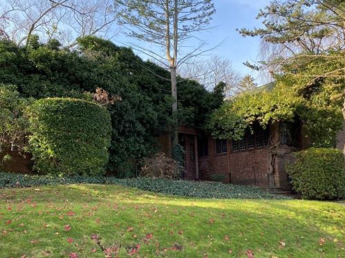 170 Slater Ave, Providence RI  02906-5716 exterior