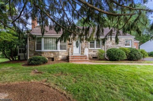 182 Springfield Ave, Berkeley Heights, NJ 07922-1257