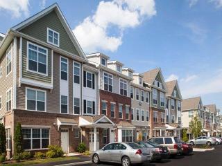 9 Bay Dr, Canton MA  02021-4181 exterior