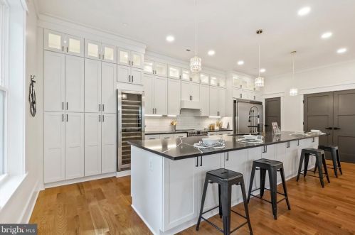 102 Ritchie Ave, Silver Spring MD  20910-5112 exterior