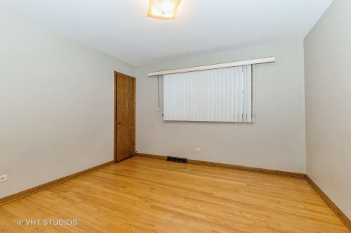 5411 Nottingham Ave, Chicago IL 60638-3109 exterior