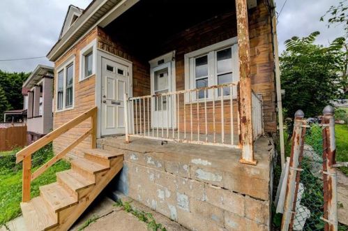 531 Griffin St, Pittsburgh, PA 15211-2218