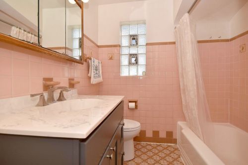 6696 Olympia Ave, Chicago IL 60631-1518 exterior