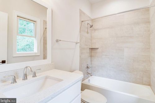 6208 Kellogg Dr, Mc Lean VA  22101-3121 exterior