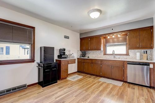 9438 Montana Ave, Milwaukee WI 53227-3324 exterior