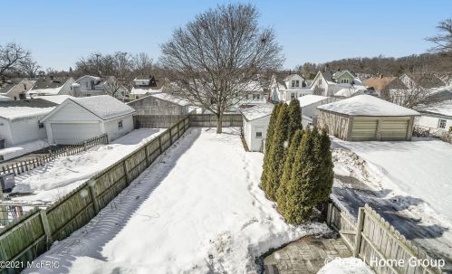 1533 Tamarack Ave, Grand Rapids MI 49504-3040 exterior