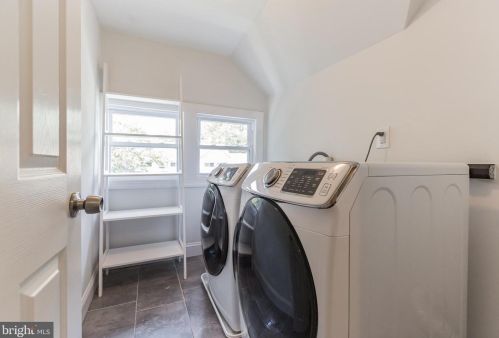 300 Collings Ave, Camden NJ 08107-1738 exterior