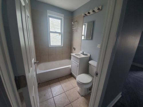 1229 74th St, Chicago IL 60636-3831 exterior