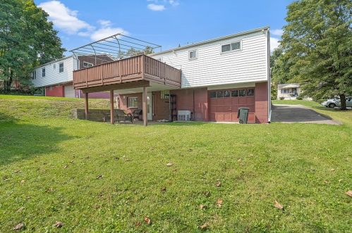 1664 Nash Ave, Pittsburgh PA 15235-2332 exterior