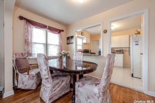 128 Cottage St, Valley Stream NY 11580-4302 exterior