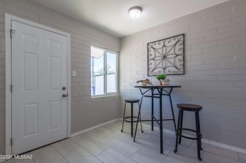 2202 Poquita Vis, Tucson AZ  85713-5128 exterior