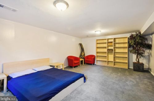 10316 Gainsborough Rd, Rockville MD 20854-4043 exterior