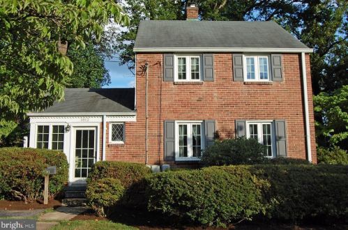 1612 Springwood Dr, Silver Spring MD  20910-2721 exterior